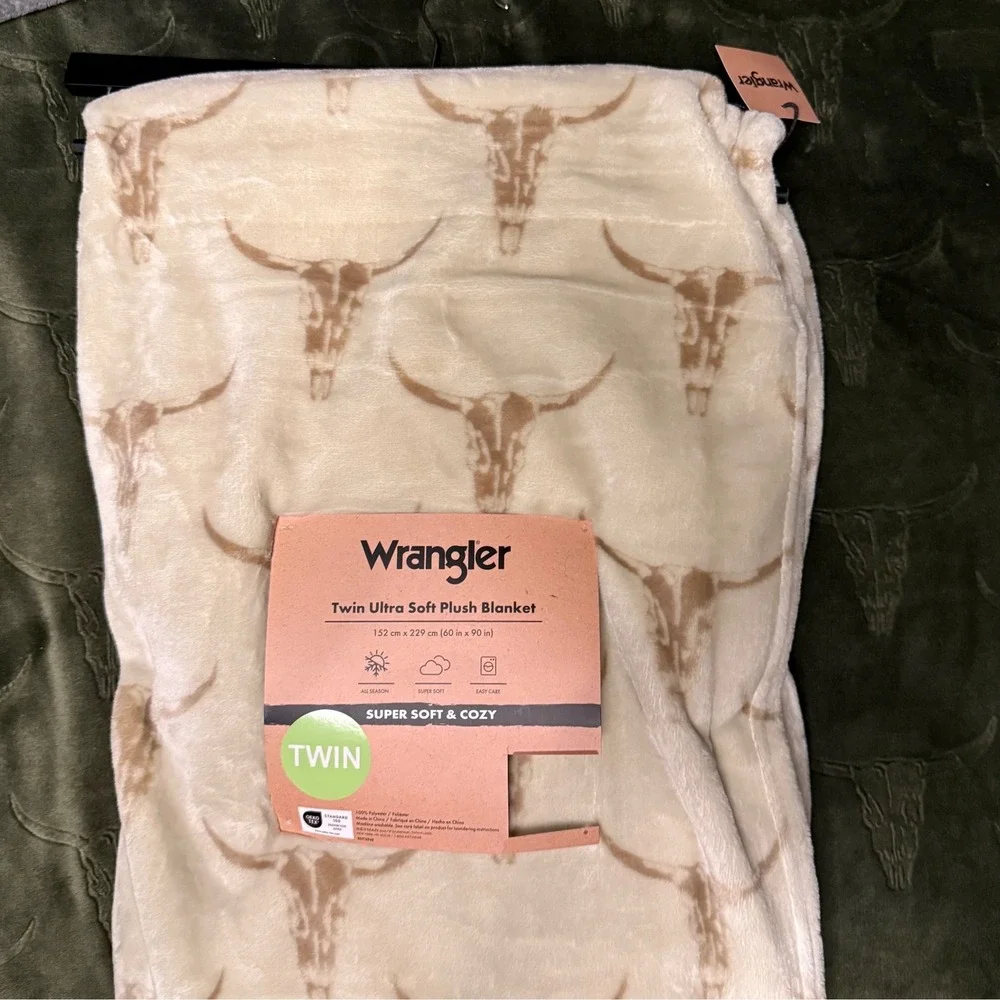 Wrangler Plush Blanket Twin Cream NWT Steer Skull Western Ultra Soft Cozy Bed